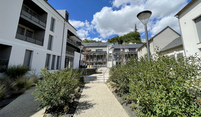 Vue résidence sécurisée ombragée Appartement Type 2 à louer sur tours Nord | LOCATION 37