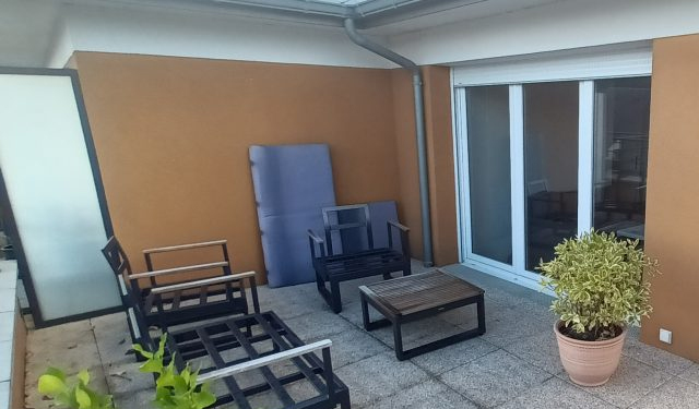 Vue terrasse appartement à louer sur veiné | LOCATION 37